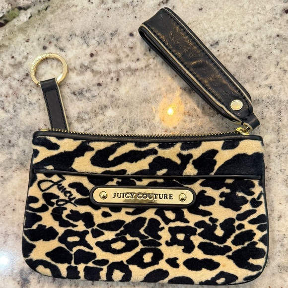 Juicy Couture leopard wristlet - Picture 5 of 6